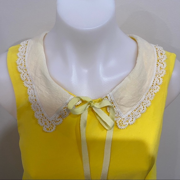Lemon yellow vintage style sleeveless blouse with lace collar. Size 12. - Picture 2 of 5
